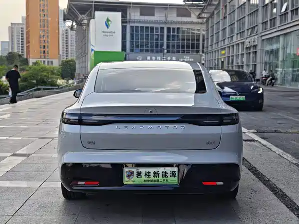 Leapmotor B01 2025
