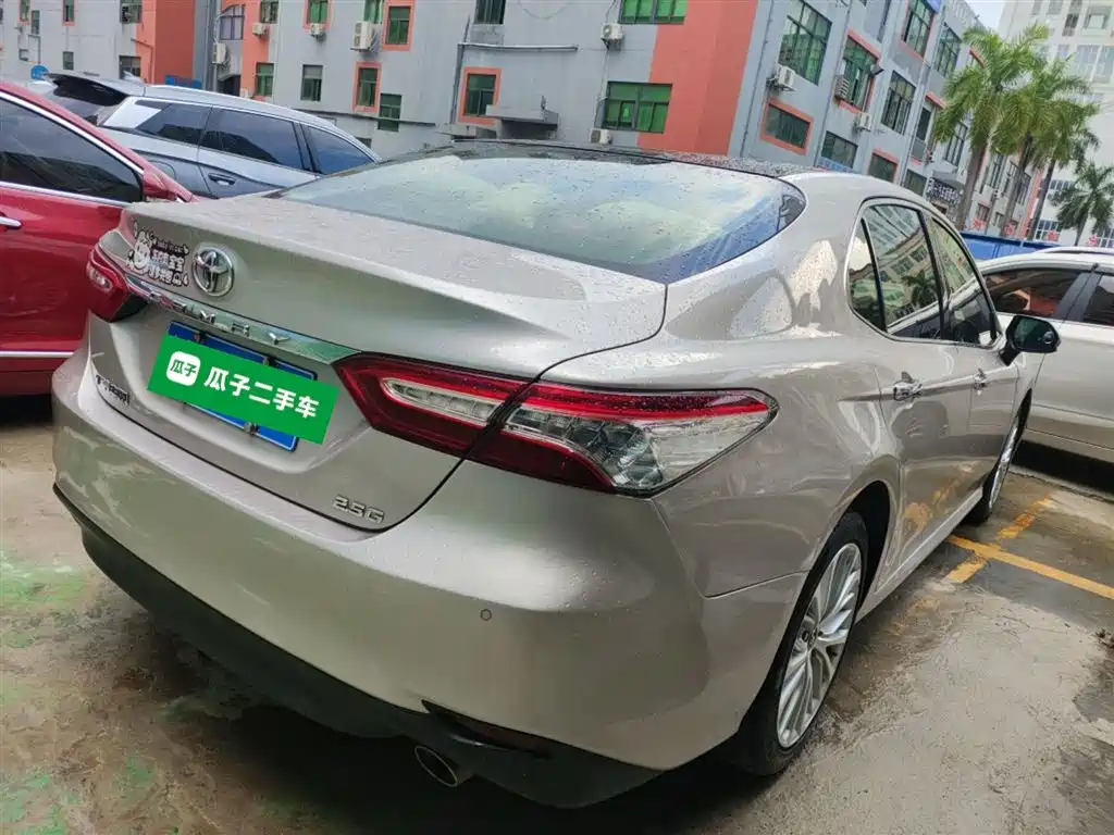 Toyota Camry 2019 — фото 7
