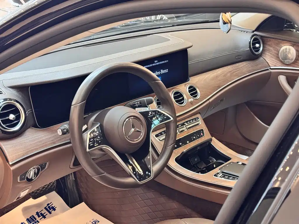 Mercedes-Benz E-Class 2023 — фото 9