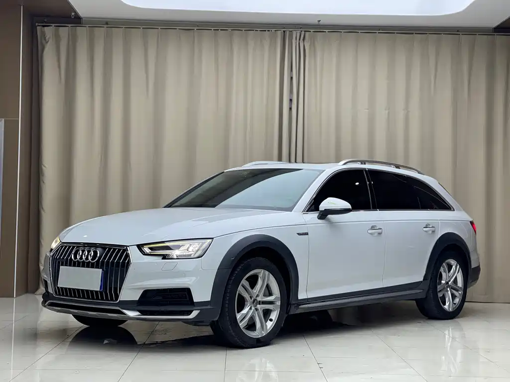 Audi A4 2018 — фото 1