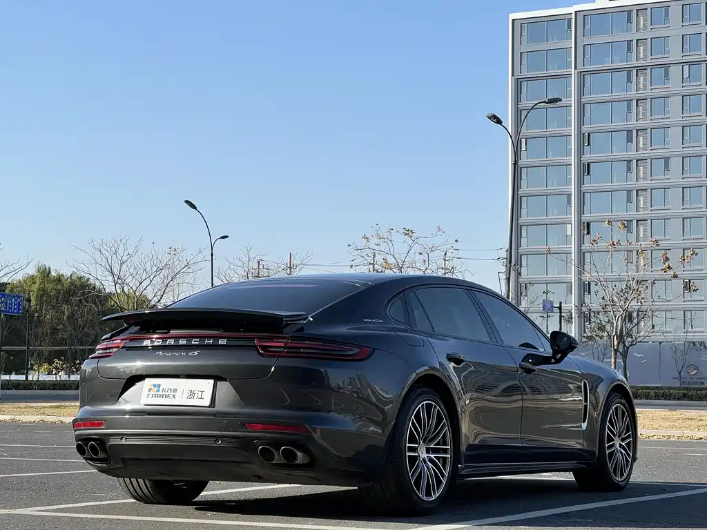 Porsche Panamera 2018 — фото 6