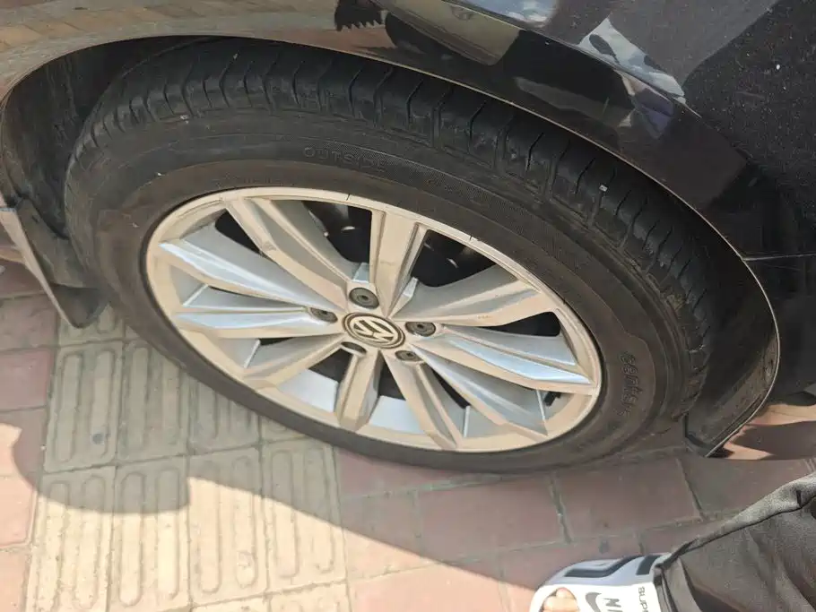 Volkswagen Magotan 2014