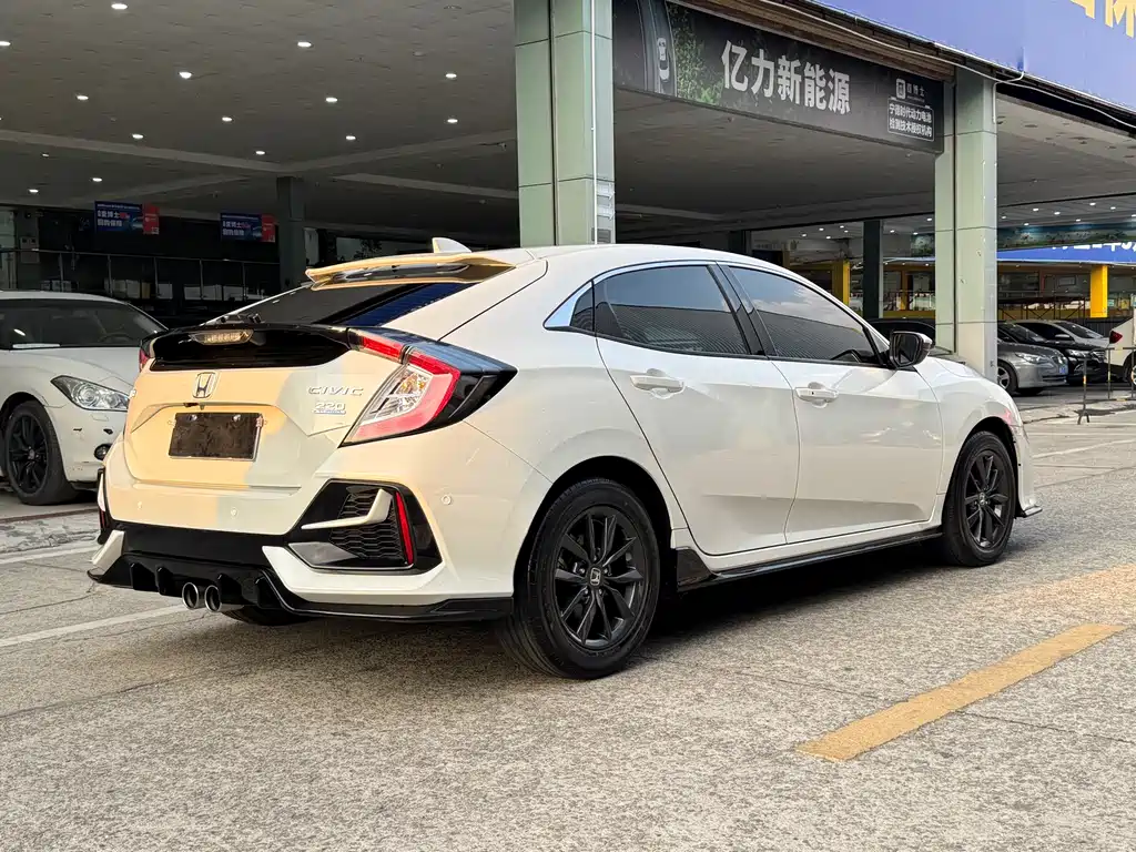 Honda Civic 2022 — фото 13