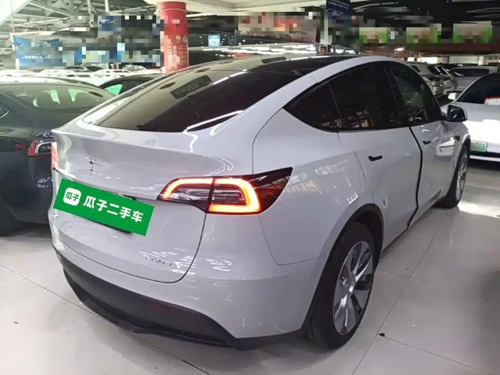Tesla Model Y 2021