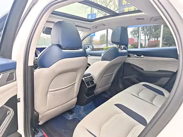Geely Xingrui 2022