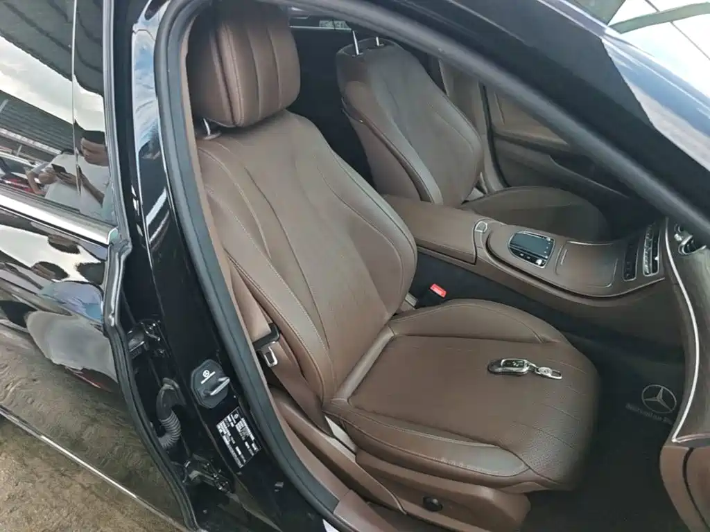 Mercedes-Benz E-Class 2023 — фото 25