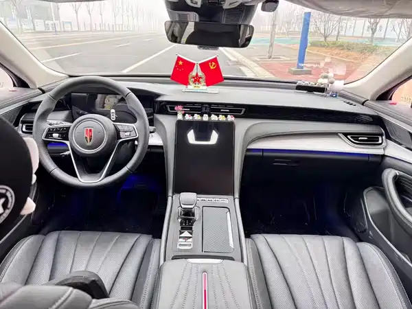 Hongqi H5 2025
