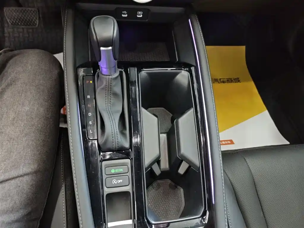 Honda Accord 2023 — фото 10
