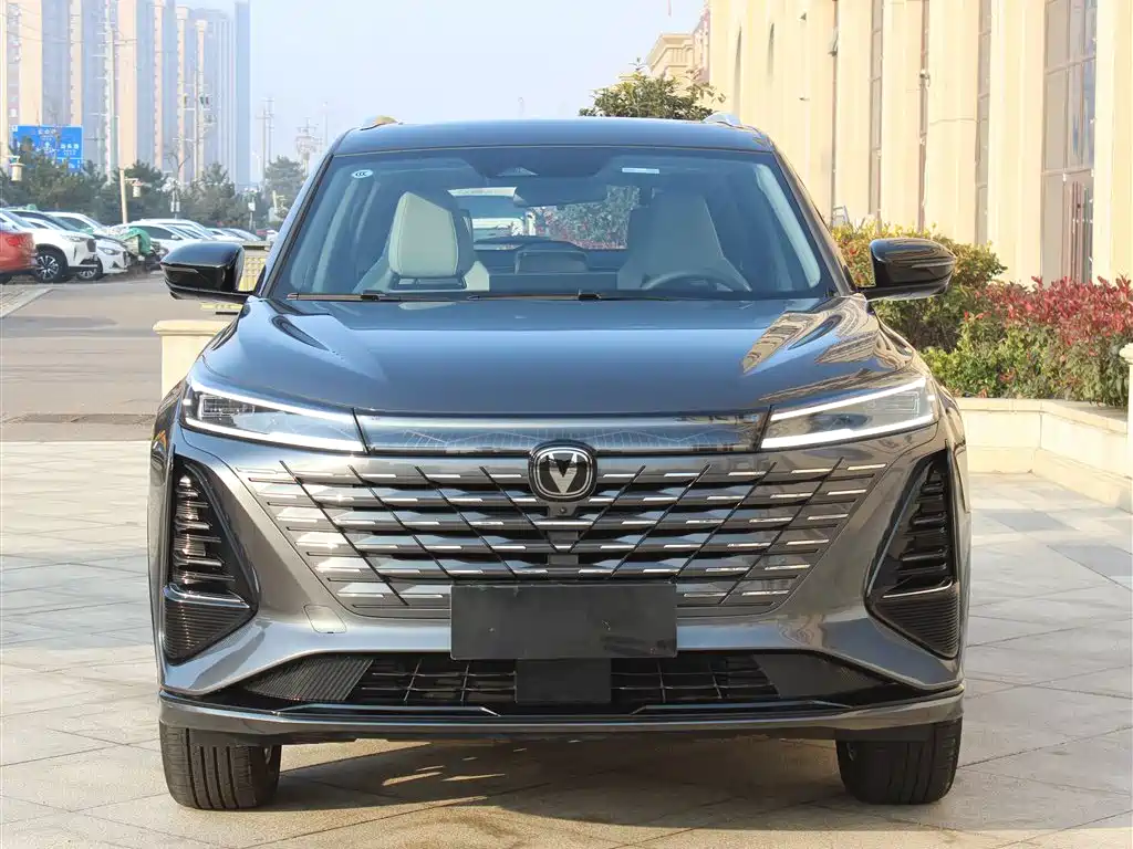 Changan CS75 PLUS 2025 — фото 3