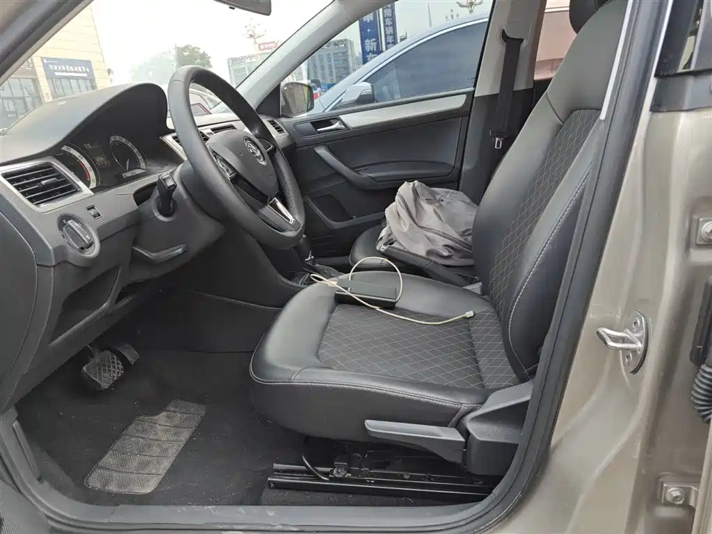 Skoda Rapid 2019 — фото 15