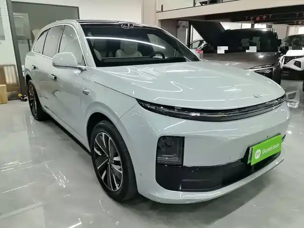 Li Auto L6 2025