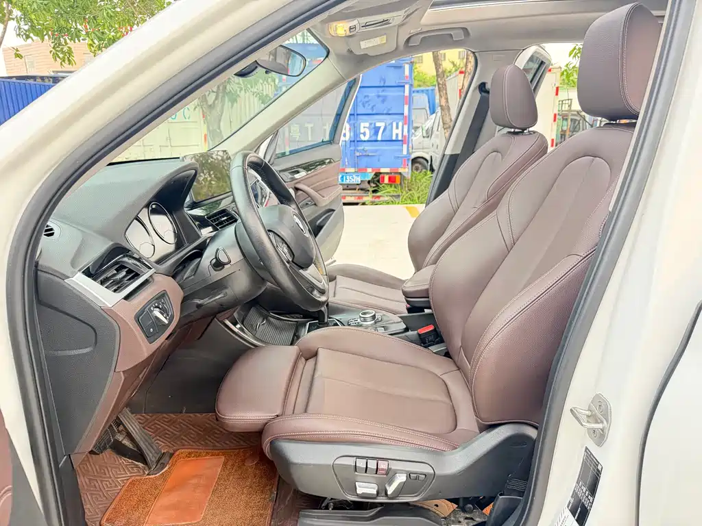 BMW X1 2021 — фото 12