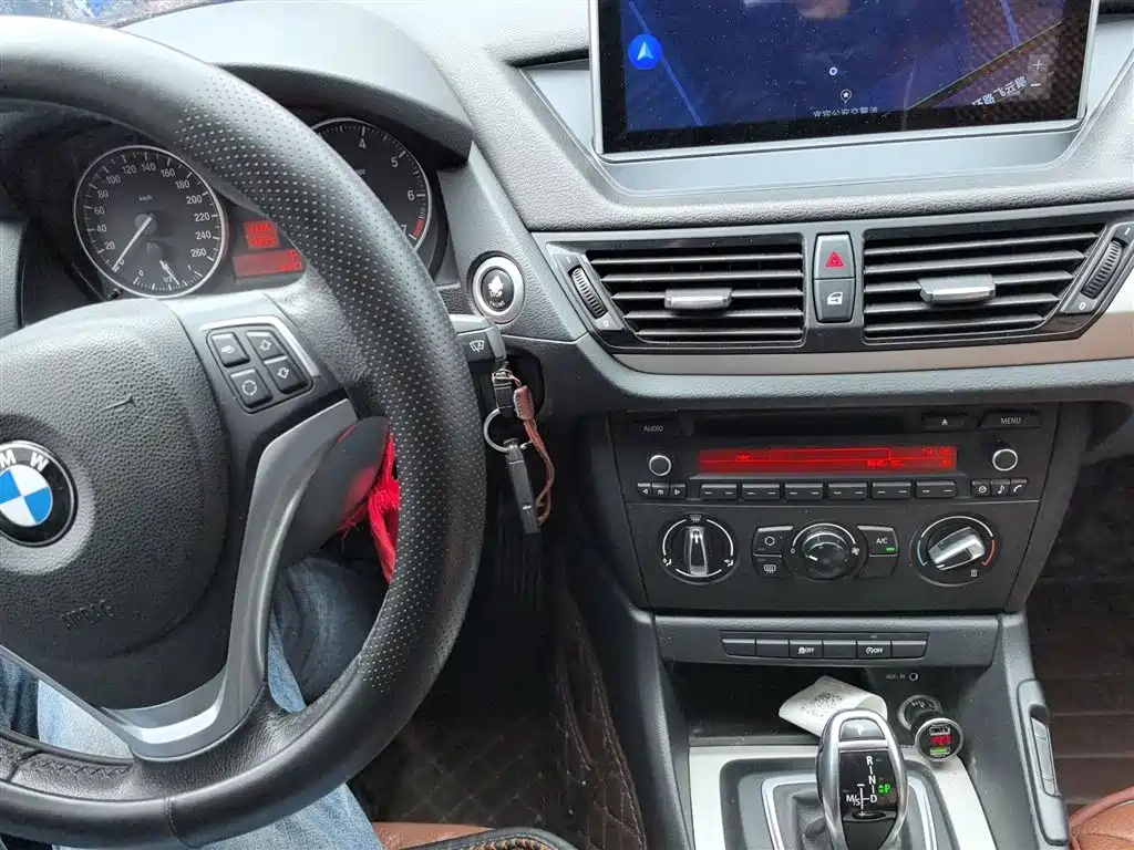 BMW X1 2014 — фото 10