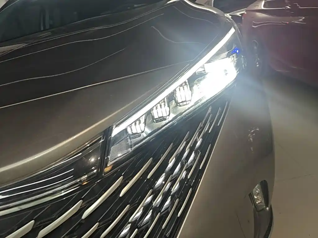 Roewe RX5 New Energy 2023 — фото 24