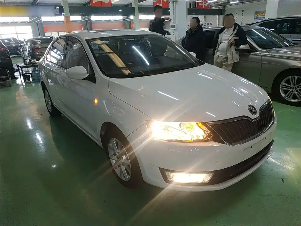 Skoda Rapid 2016 — фото 20