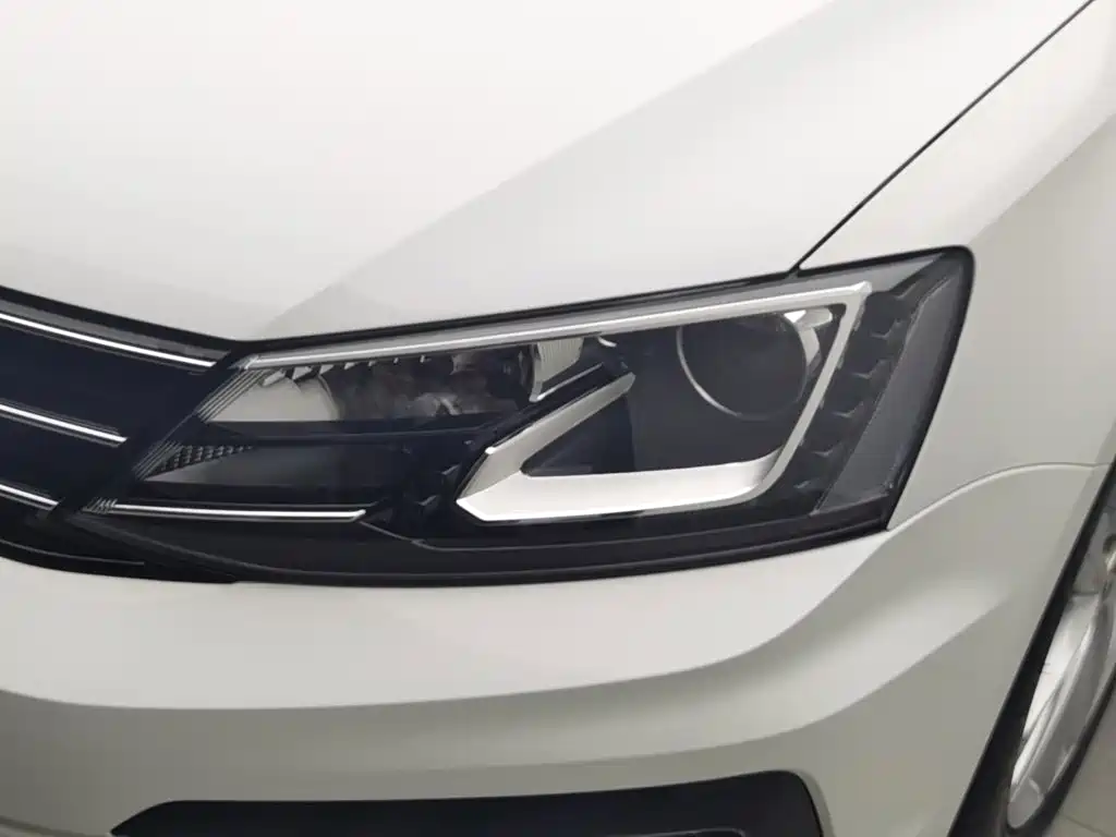 Volkswagen Sagitar 2018
