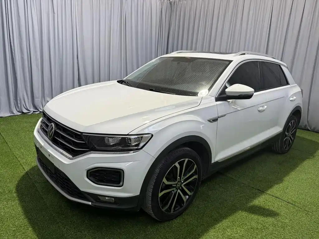 Volkswagen T-Roc 2022 — фото 1