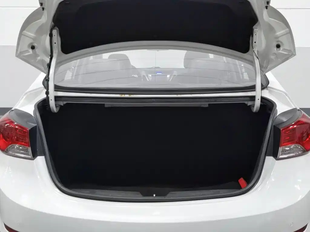 Hyundai Elantra Langdong 2015 — фото 16