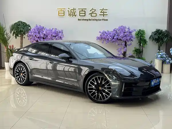 Porsche Panamera 2025