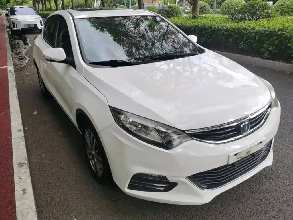 Changan Eado XT 2016 — фото 4