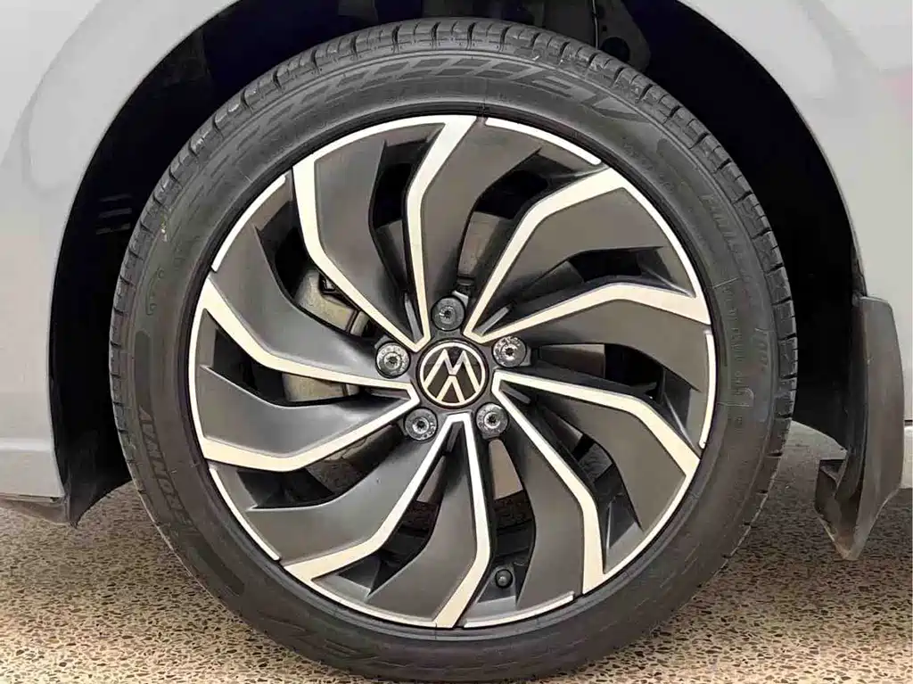 Volkswagen Golf 2021