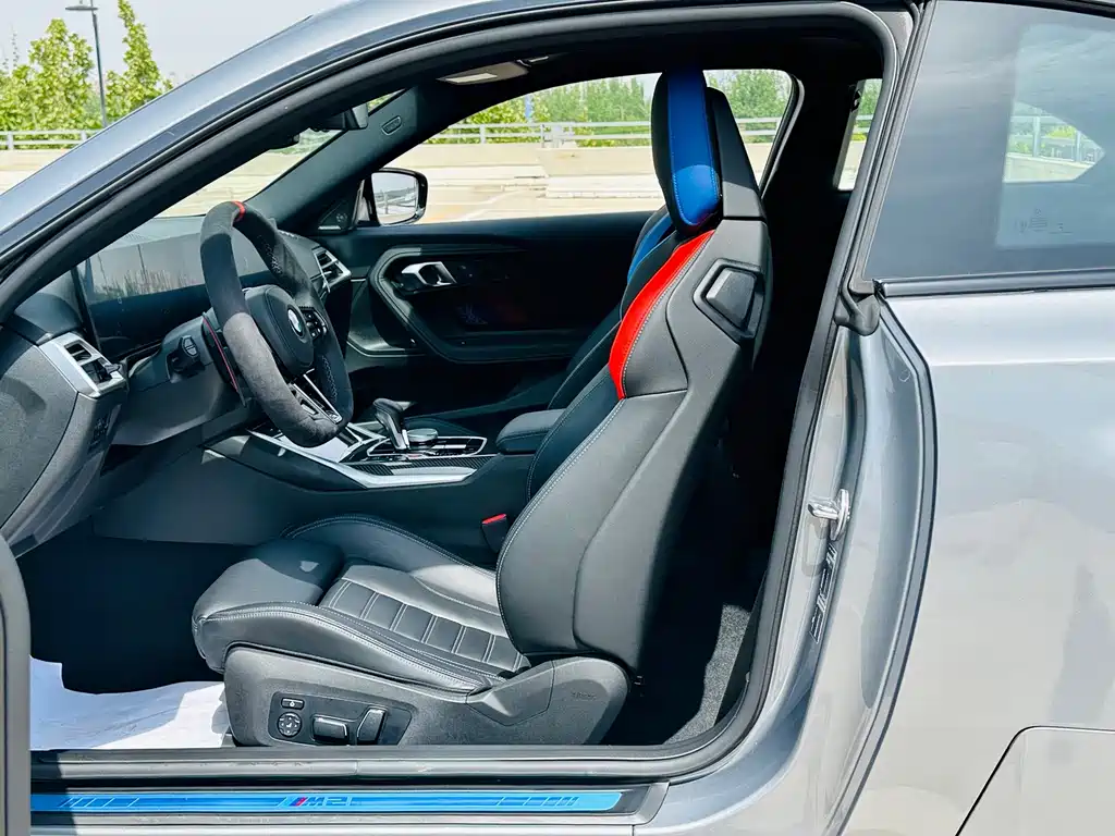 BMW M2 2025 — фото 12
