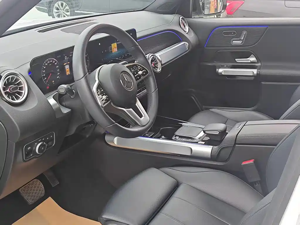 Mercedes-Benz GLB 2023 — фото 4