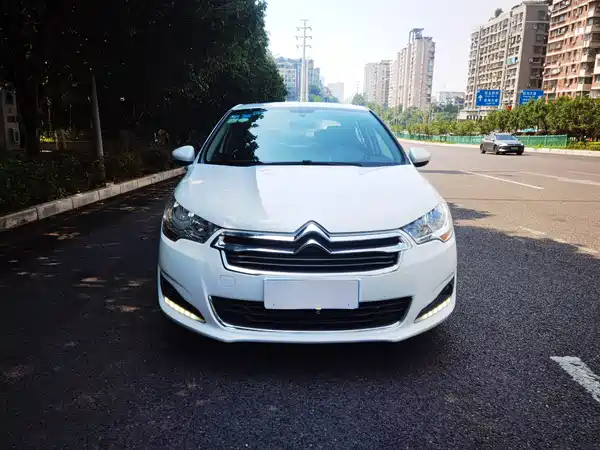 Citroën C4L 2014