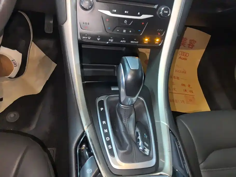 Ford Mondeo 2014 — фото 16