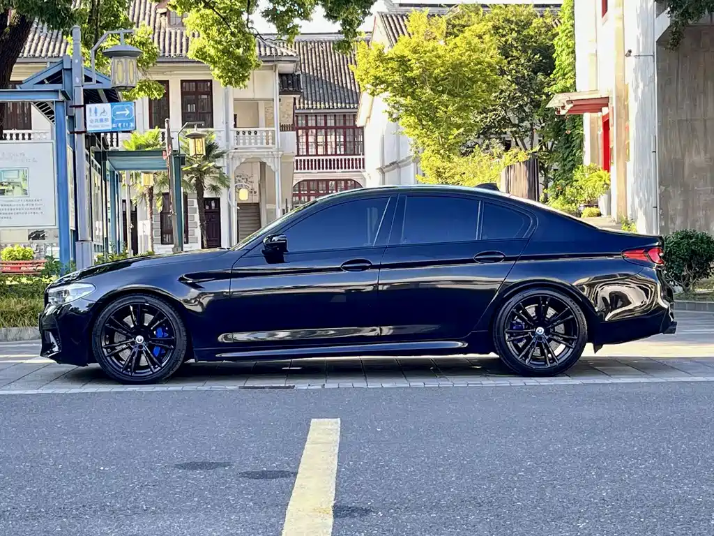 BMW M5 2020 — фото 4