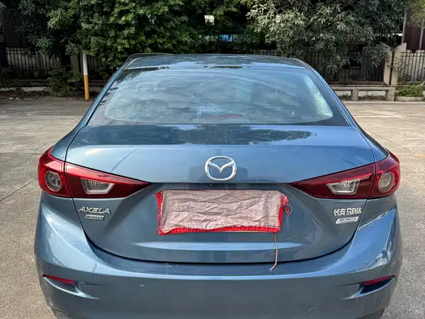 Mazda 3 Axela 2016