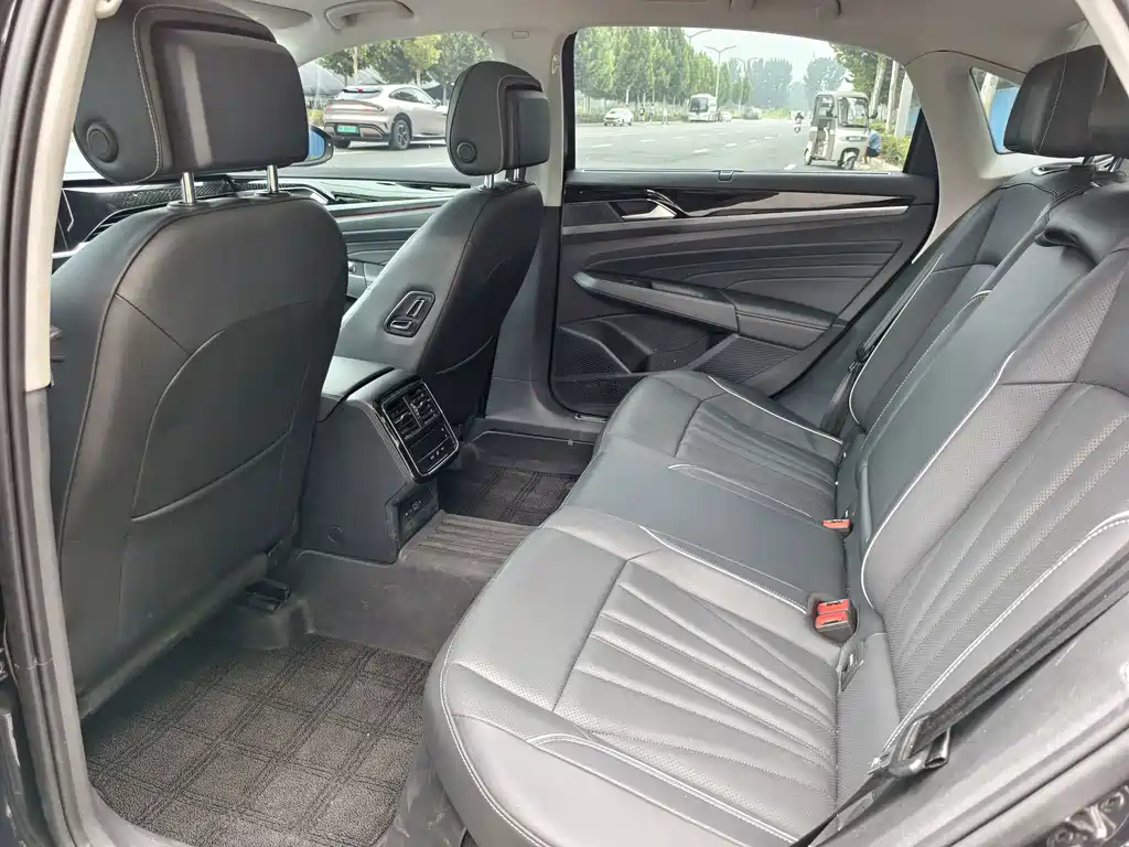 Volkswagen Passat 2024