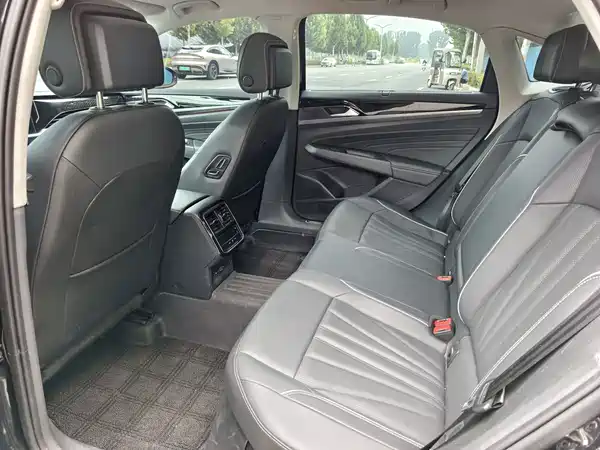 Volkswagen Passat 2024