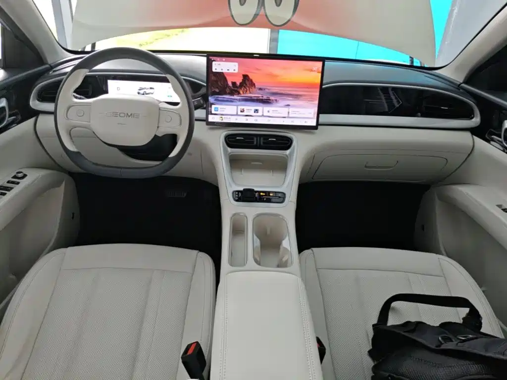 Geely Galaxy Starwish 2025 — фото 10