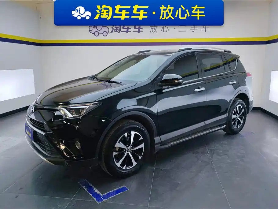 Toyota RAV4 2018 — фото 1