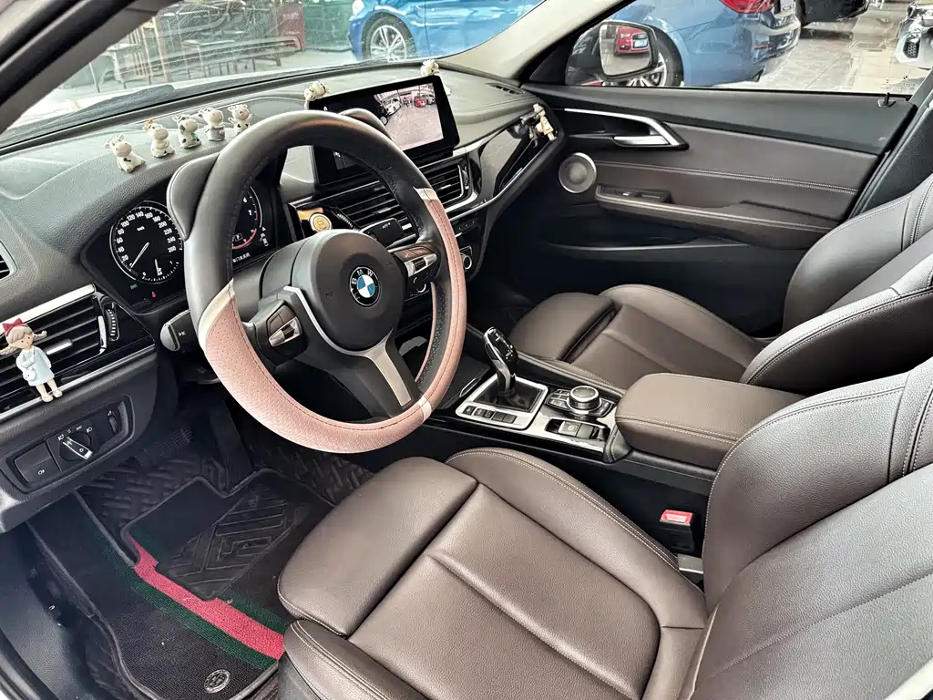 BMW 1 Series 2021 — фото 9