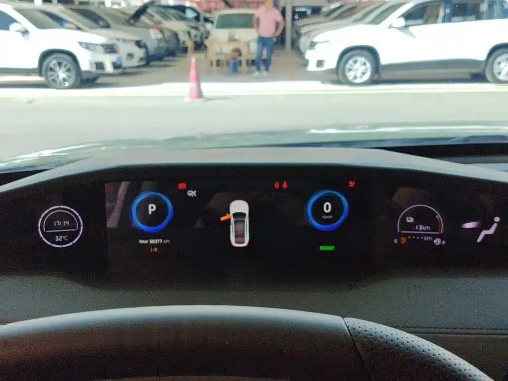 Changan UNI-V Smart Electric Idd 2023 — фото 10
