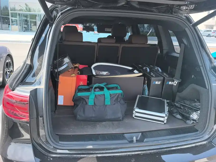 Mercedes-Benz GLB 2025