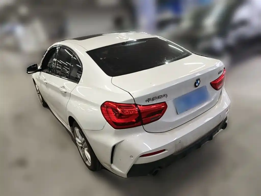 BMW 1 Series 2022 — фото 9