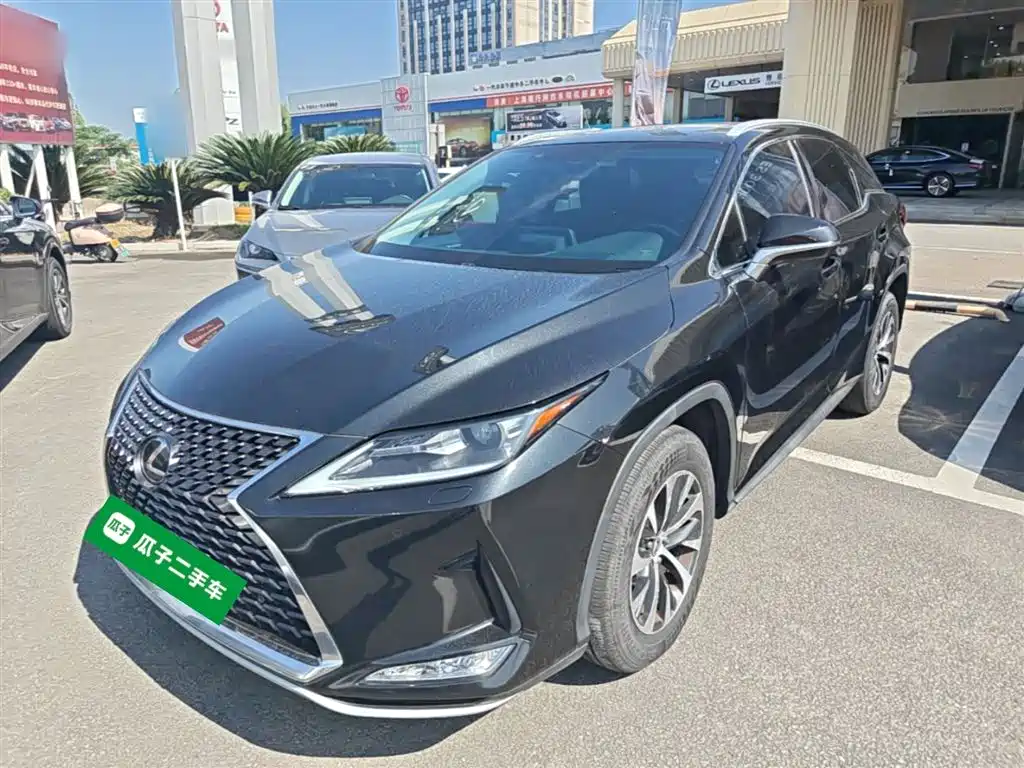 Lexus RX 2019 — фото 1