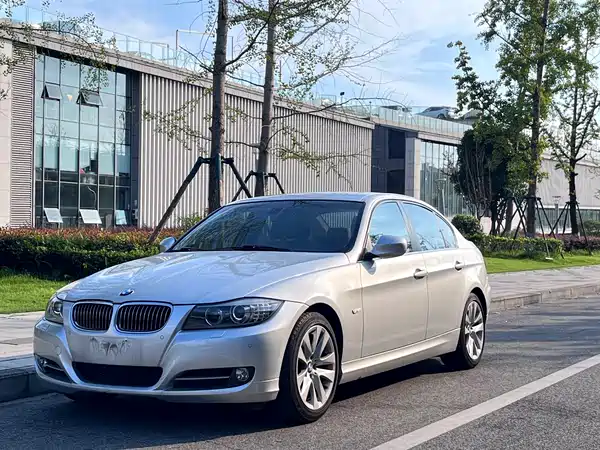 BMW 3 Series 2011