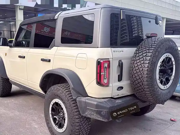 Ford Bronco 2024