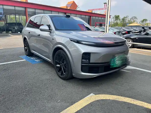 Li Auto L8 2024