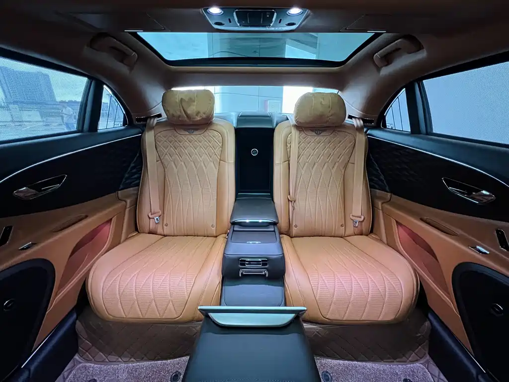 Bentley Flying Spur 2022 — фото 11