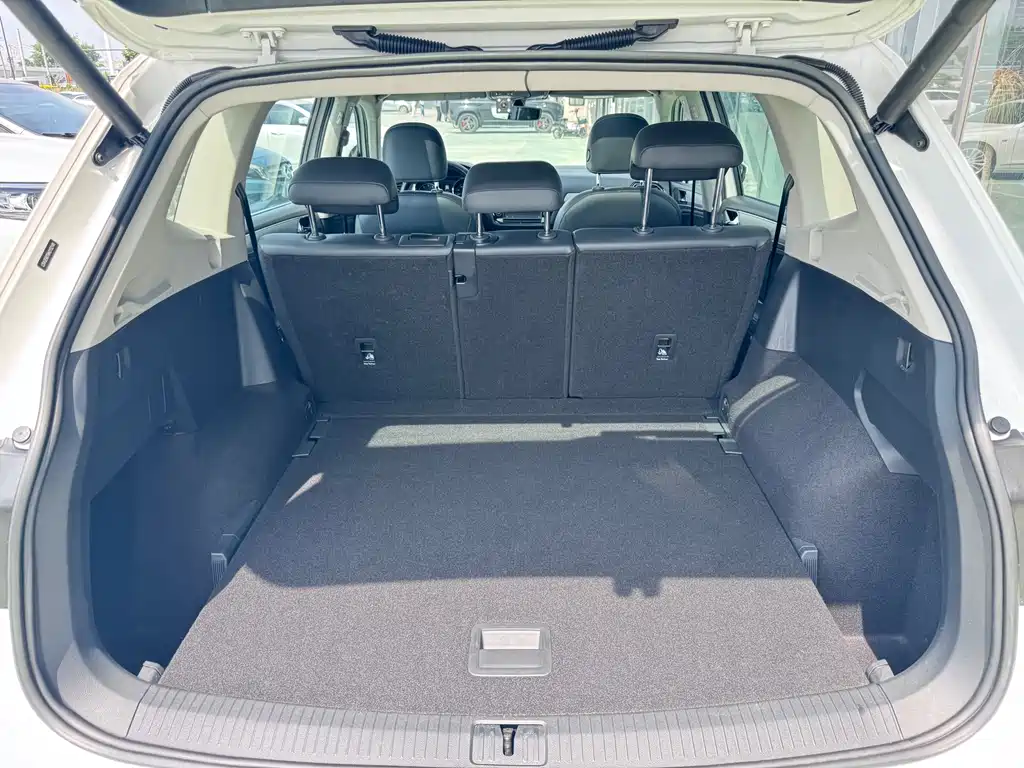 Volkswagen Tiguan L 2017 — фото 15