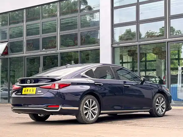 Lexus ES 2018