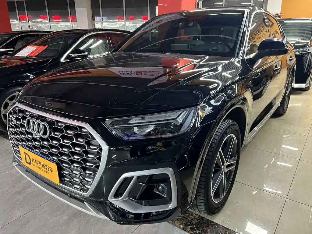 Audi Q5L Sportback 2023 — фото 1