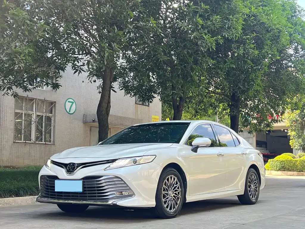 Toyota Camry 2019