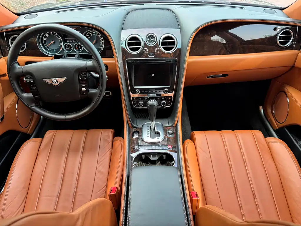 Bentley Flying Spur 2017 — фото 16