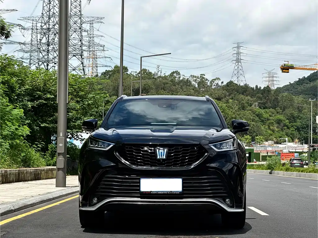 Toyota Crown Kluger 2022